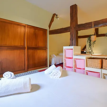 Casa vacanze 3 Bedroom Pet Friendly Home In Saint-Andre D'Hebertot *